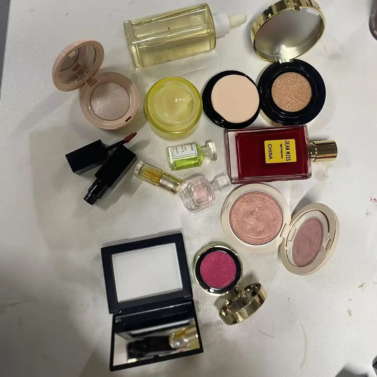 Factory-made Custom Makeup Eyeshadow, Blush and Skincare Products - High-quality Cross-border Wholesale