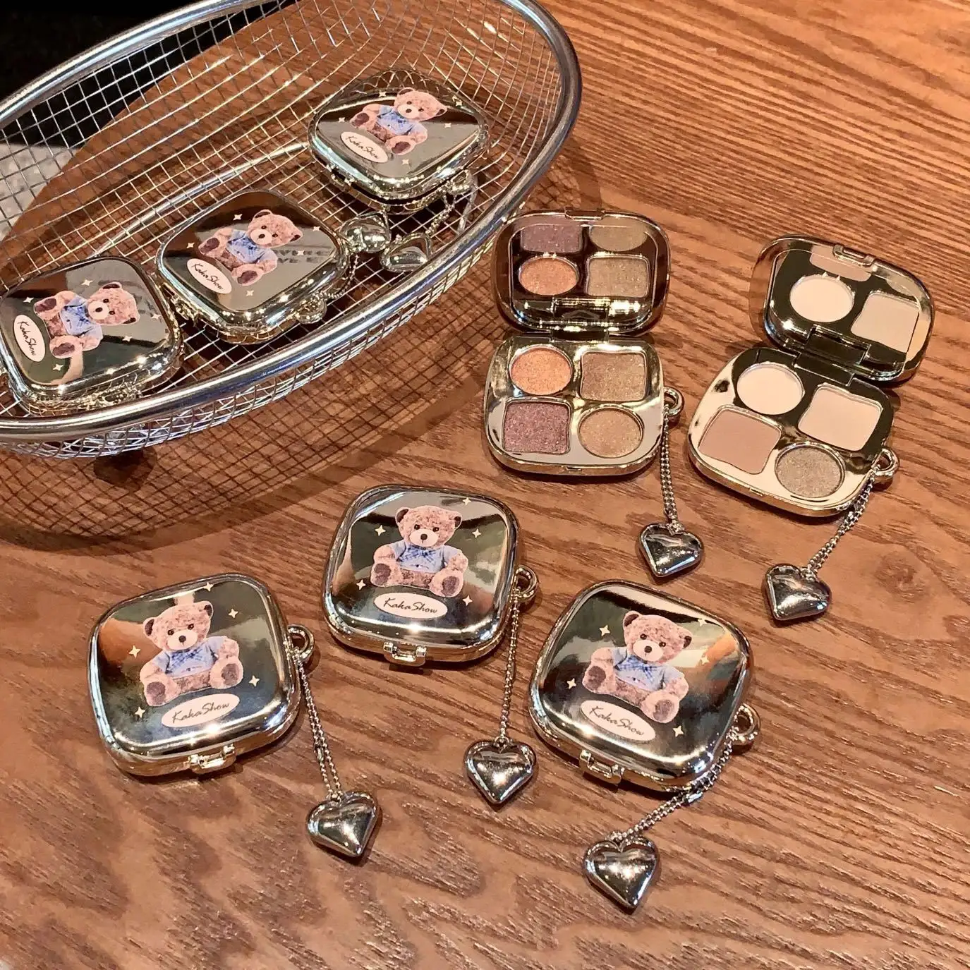 4 Colors IGOODCO Factory Direct Cruelty-Free Waterproof Luminous Satin Eye Shadow Pressed Glitter Cosmetic Mirror Gift Set