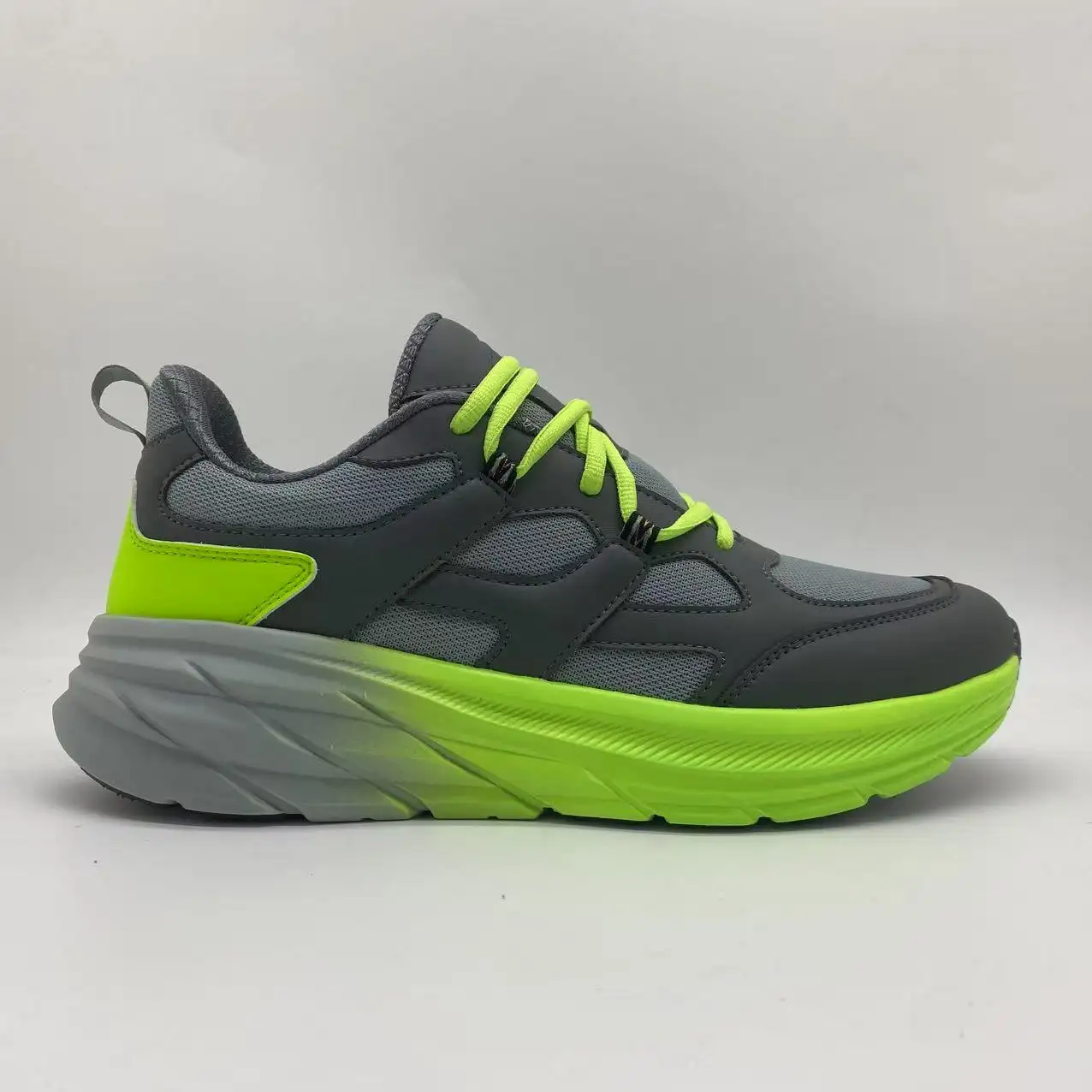 New Arrival Stylish Lightweight Breathable Running Sneakers Outdoor Sports Shoes for All Seasons