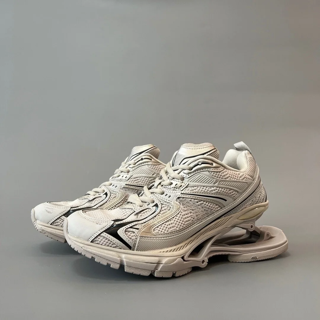 Designer Shoes Men Casual Sports New Shoes Spring Blocked Height Increasing Breathable Mesh Sneaker Suspended Walking Shoes