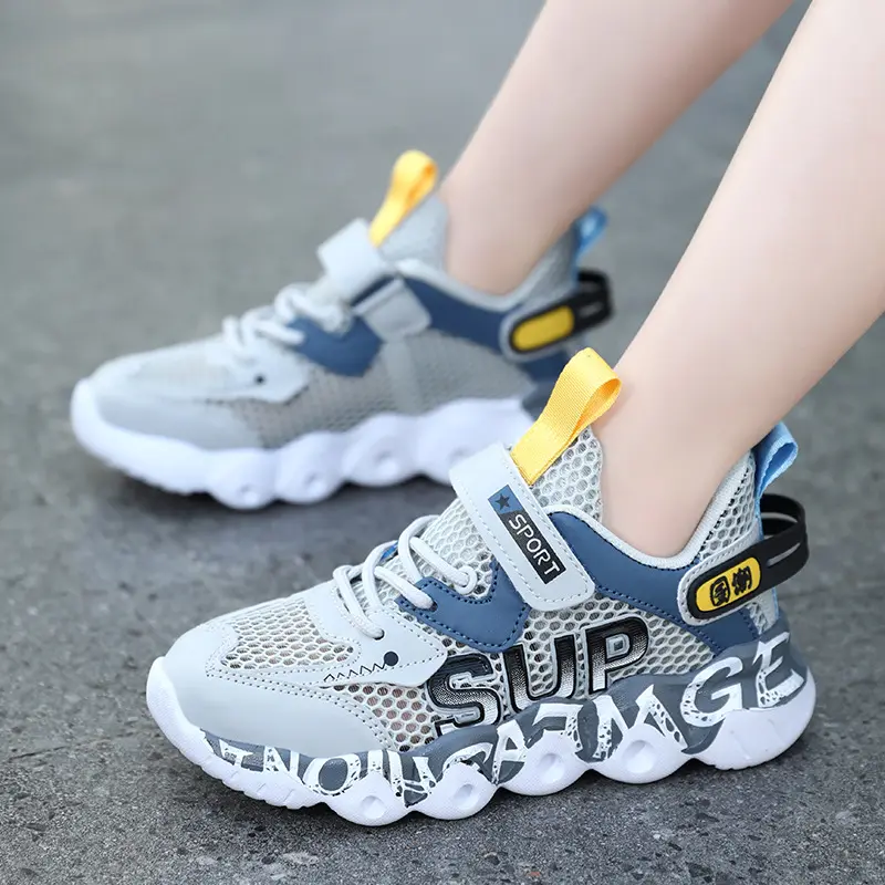 2024 Summer New Boys' Lightweight Mesh Breathable Sneakers Children's Soft-Soled Running Shoes in Medium and Large Sizes