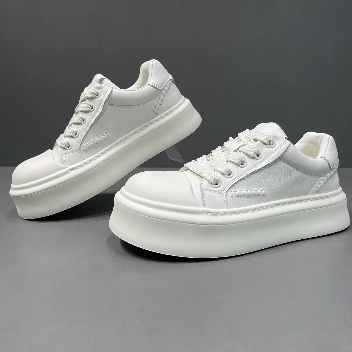 Men's Thick Sole White Round Head Autumn Leather Sneakers Fashionable Sports Casual Shoes Rubber Outsole Sheepskin Lining